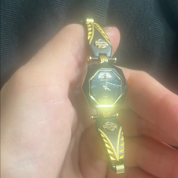 Watch - Picture 4 of 4